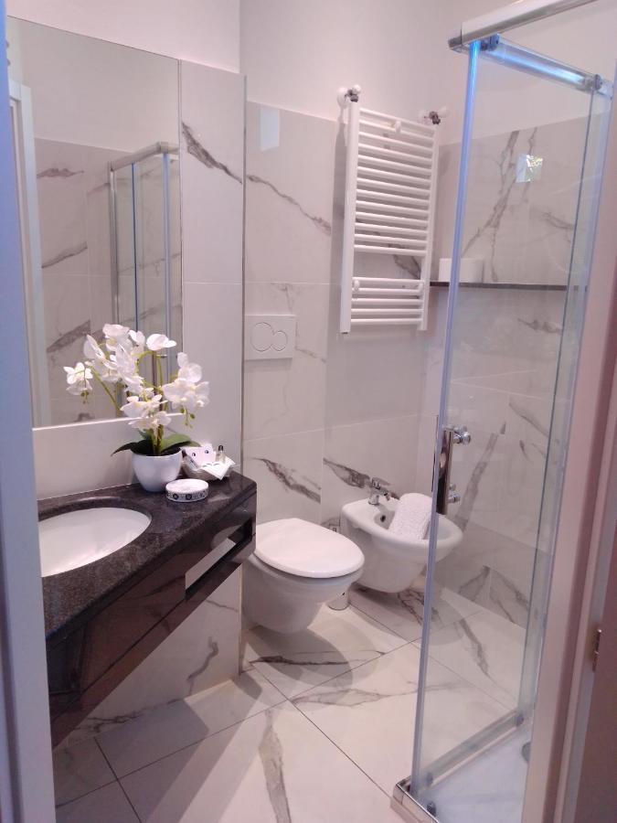 Hotel Queen Mary Κατόλικα Εξωτερικό φωτογραφία