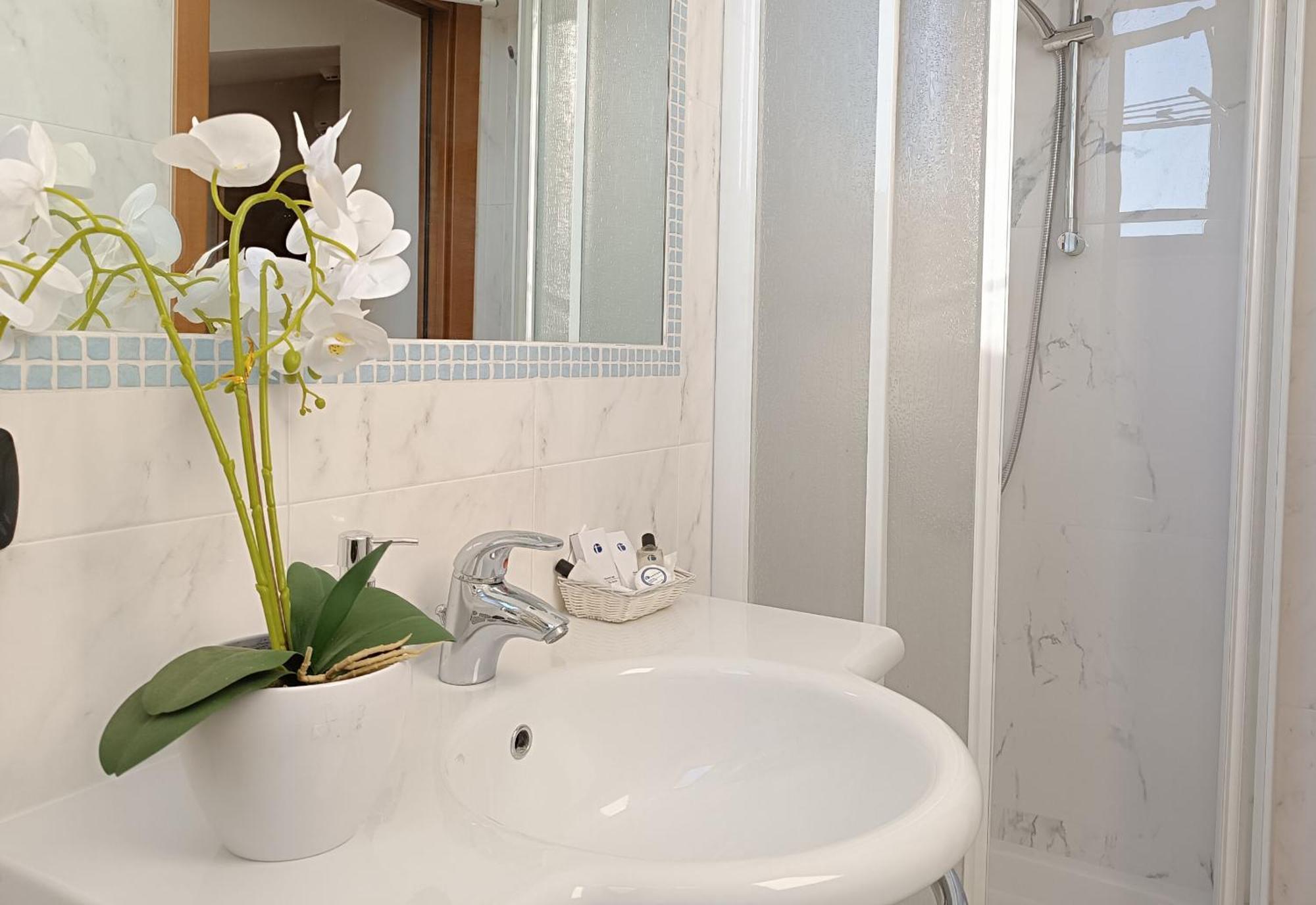 Hotel Queen Mary Κατόλικα Εξωτερικό φωτογραφία